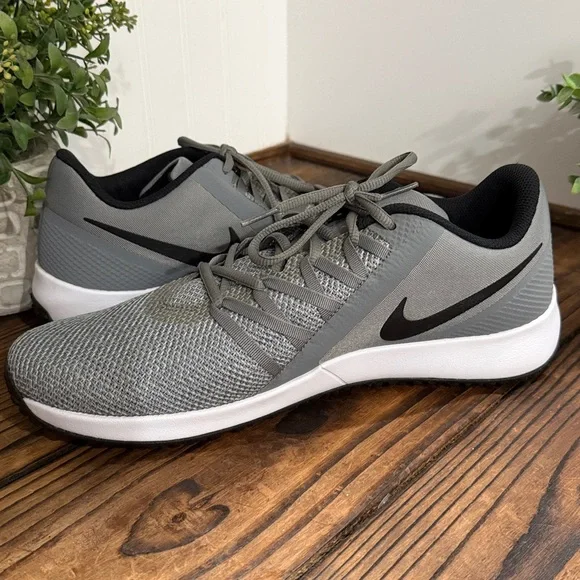 NWT Nike Gray Men’s Complete Trainer Black Accents size 11.5